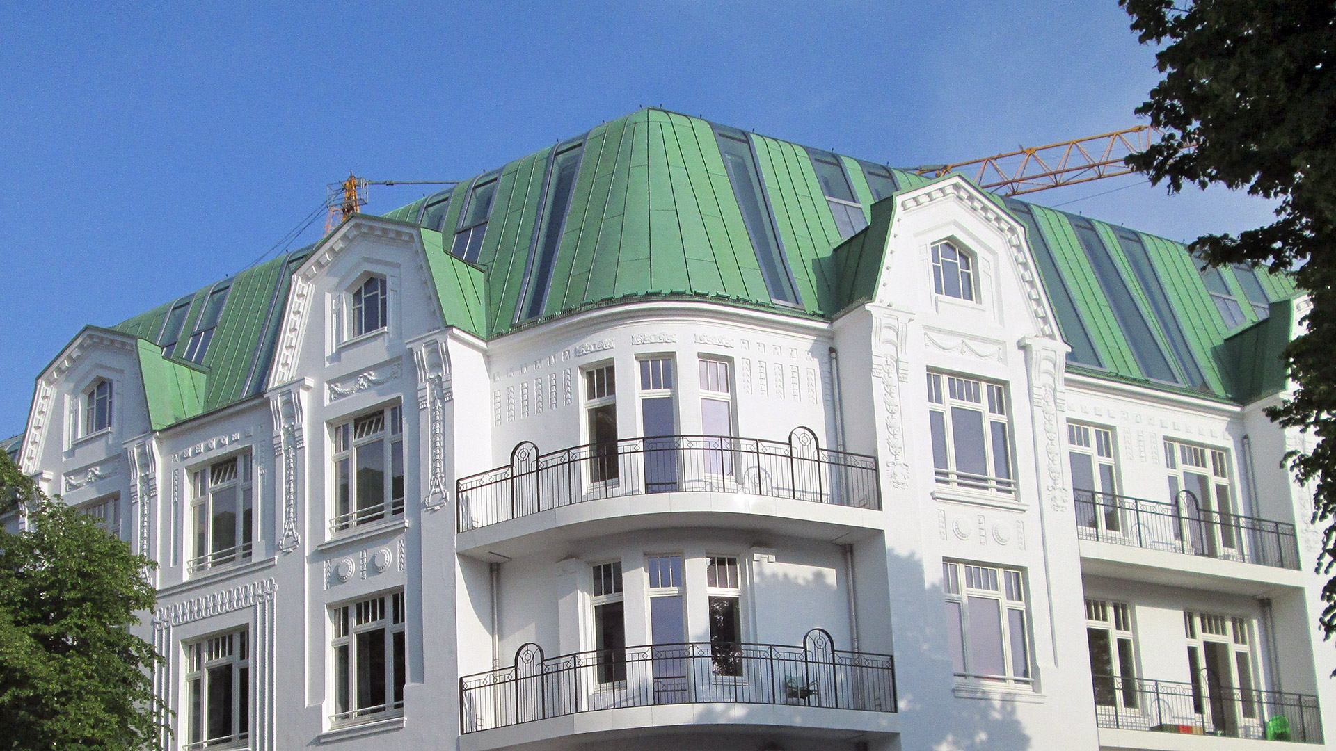 Gebäudeansicht mit Ansicht Dachgeschoß . Dachgeschoßausbau, Hamburg